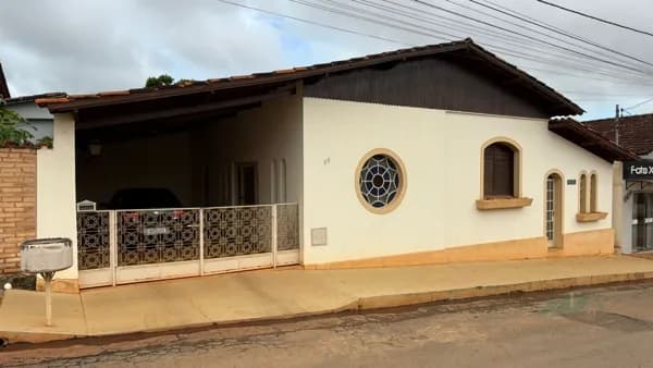 Casa em Luz - Centro