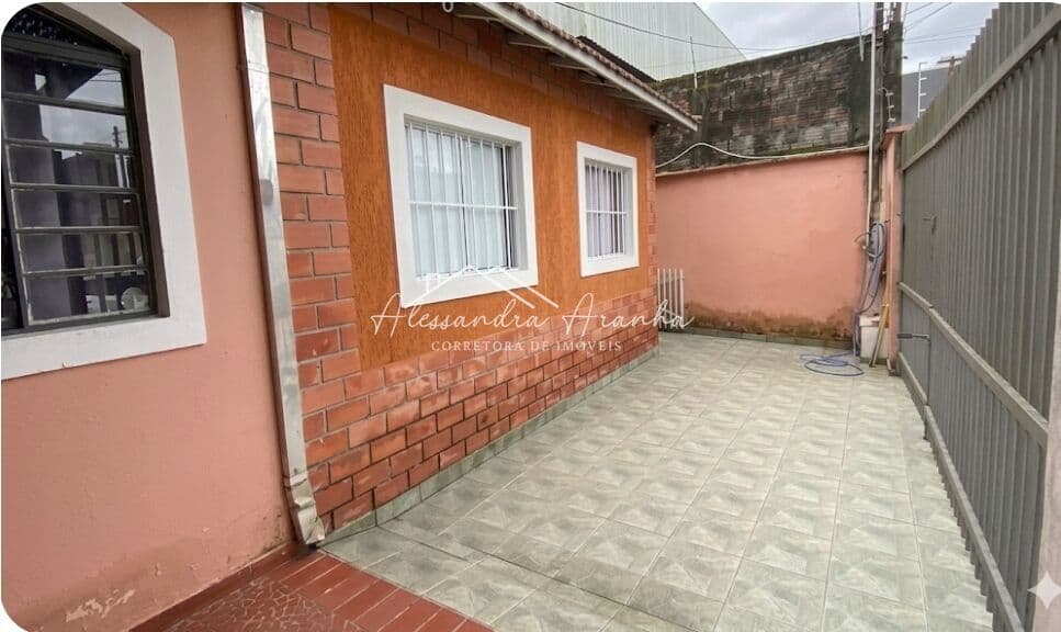 Casa à venda 03 quartos sendo 01 suíte, Bairro Indaiá, Caraguatatuba - SP.