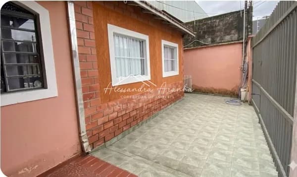 Casa à venda 03 quartos sendo 01 suíte, Bairro Indaiá, Caraguatatuba - SP.