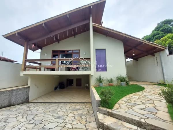 Casa Alto Padrão, Bairro Indaiá, Caraguatatuba- SP.