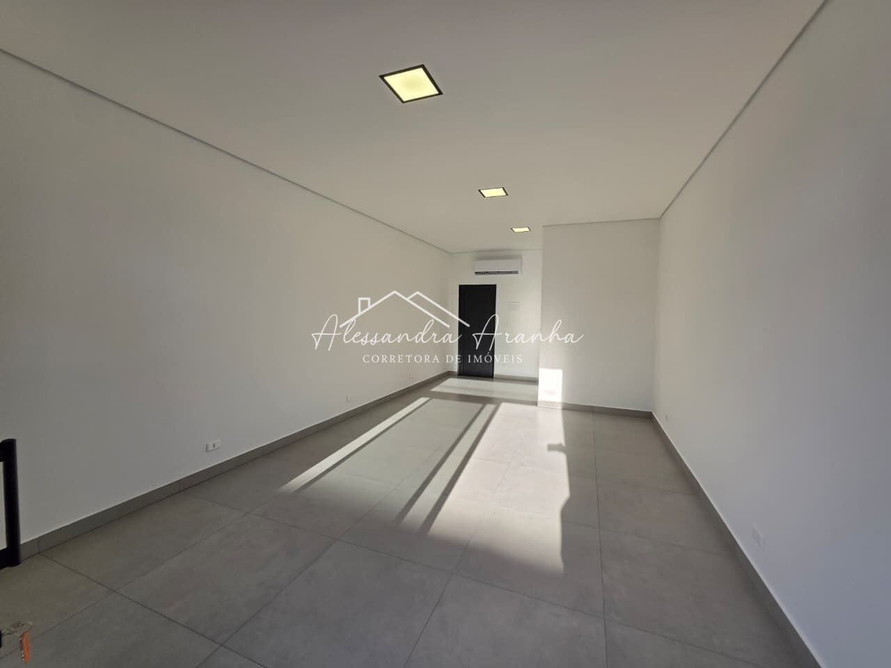 Sala comercial excelente para clinica , consultório ou escritório - Jd Primavera- Caraguatatuba - SP