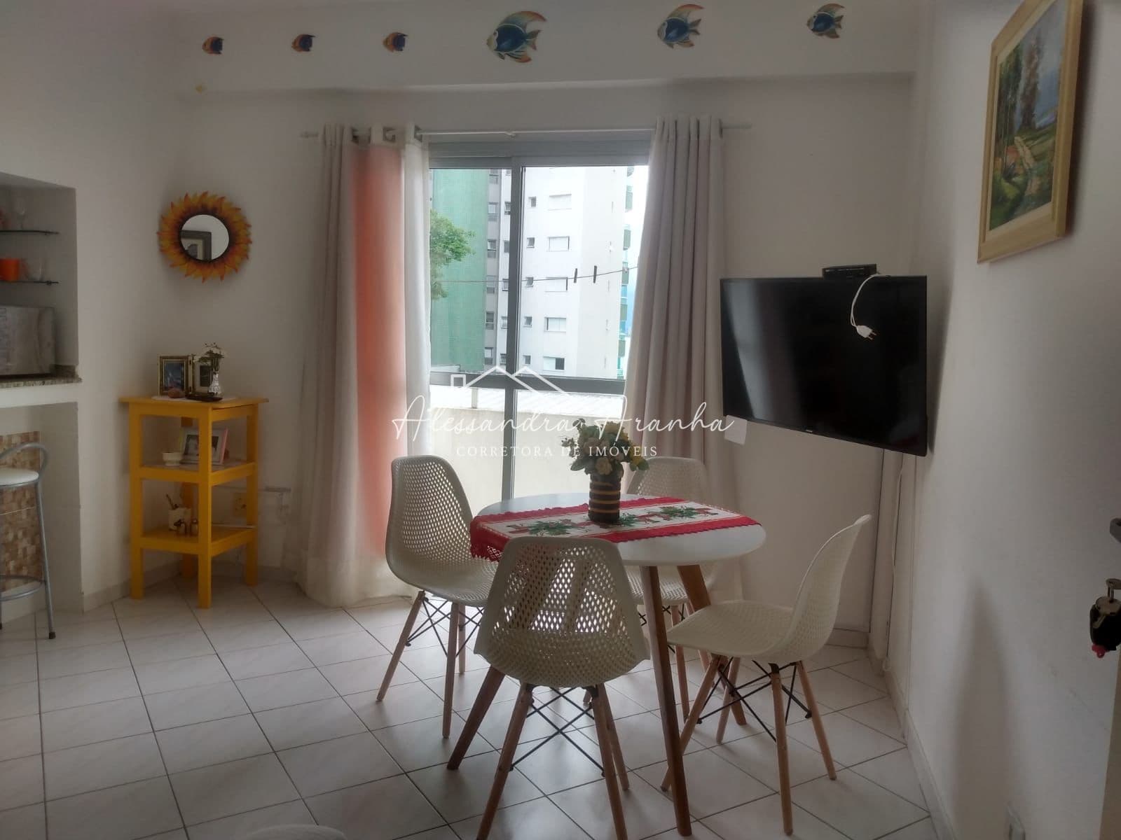 Apartamento à venda apenas 50 metros da praia , bairro Prainha, Caraguatatuba- SP.