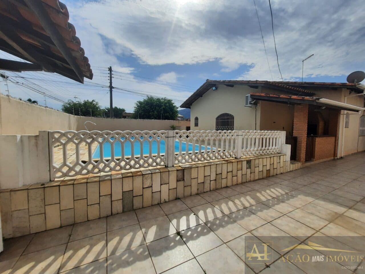 Casa em Caraguatatuba - Loteamento Jardim Aruan
