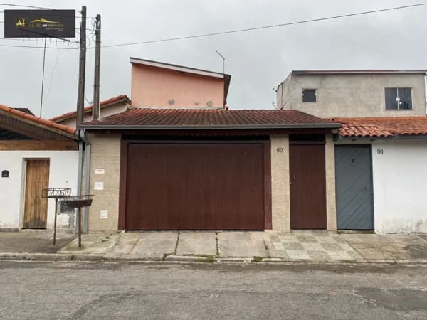 Casa Padrão para Venda em Jardim das Bandeiras Mogi das Cruzes-SP