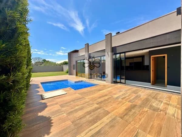 MAGNIFICA CASA DE ALTO PADRÃO- PISCINA AQUECIDA E ENERGIA FOTOVOLTAICA