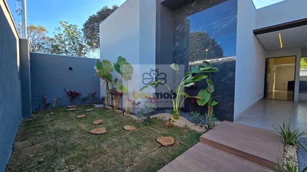 Casa Alto Padrão com 3 quartos sendo 1 suite no Rita Vieira