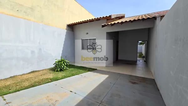 Casa Padrão com 3 quartos sendo do 1 suite - Morumbi