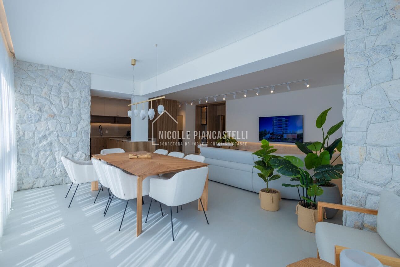 Apartamento Alto Padrão com 2 suítes + 2 quartos e 3 vagas, no América.