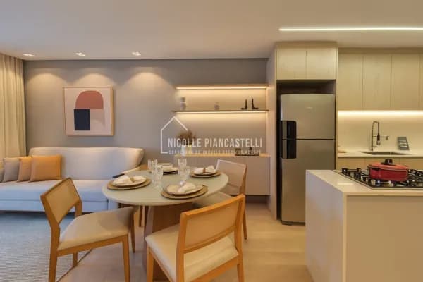Apartamento Decorado com 1 suíte + 2 quartos, no Bucarein.