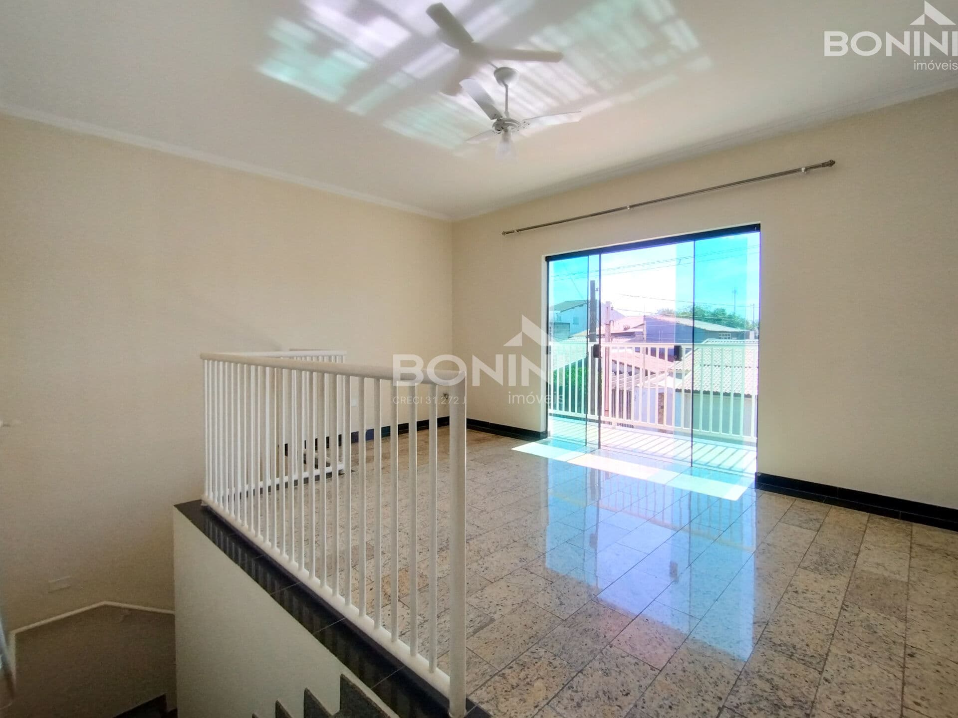 Casa com sacada ampla no Morada do Sol em Americana