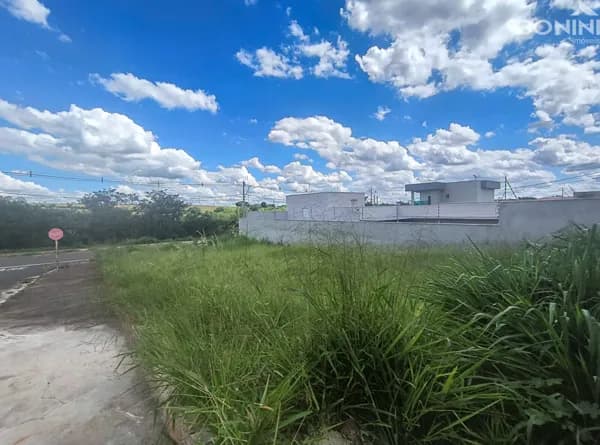 Lote/Terreno em Nova Odessa - Jardim dos Lagos