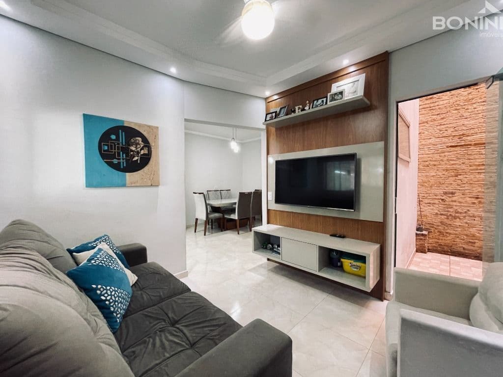 Apartamento térreo com quintal para venda, 71 m² área útil, bairro Parque Universitário em Americana-SP.