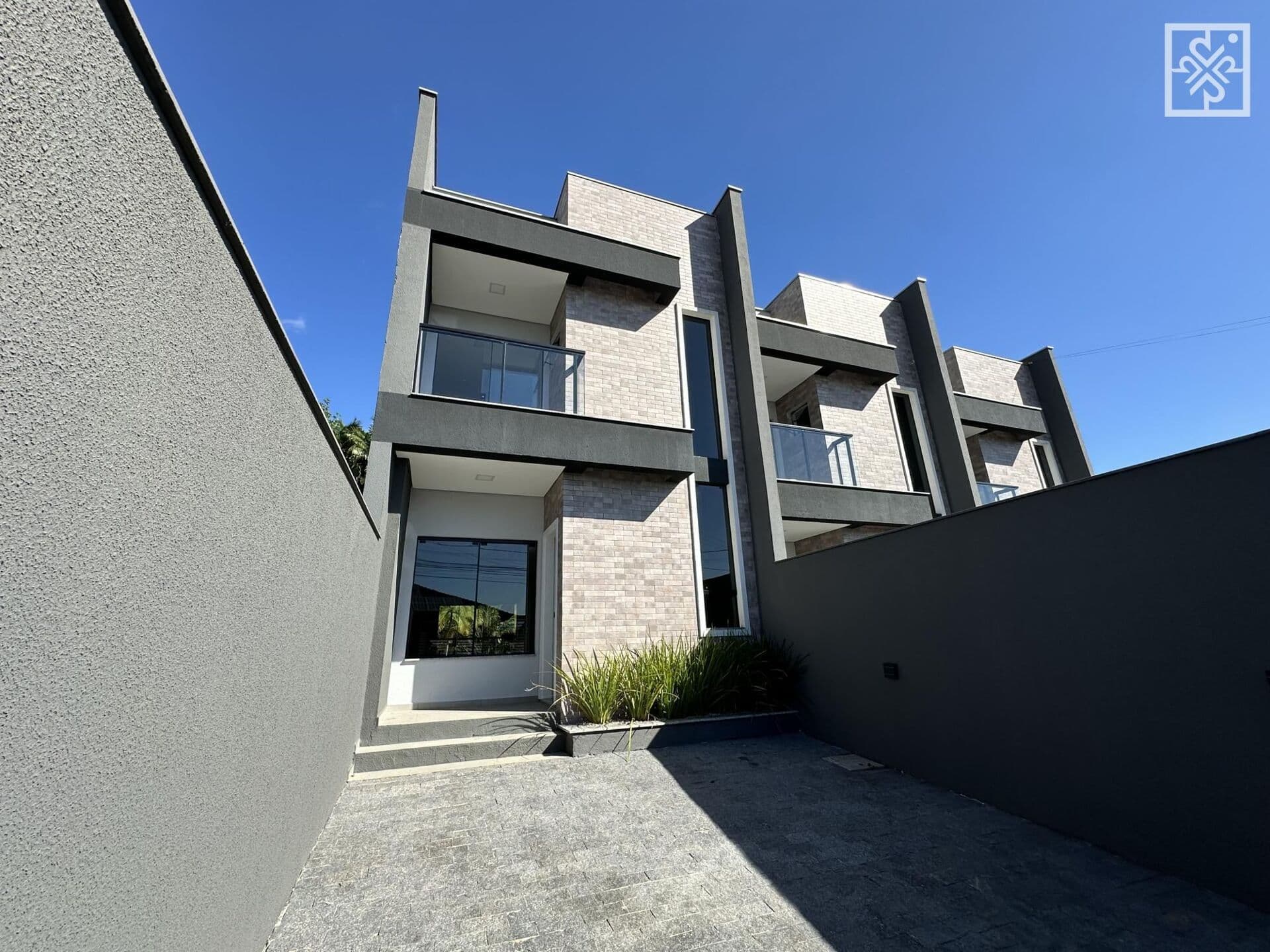 Excelente Geminado Triplex no bairro Ilha da Figueira