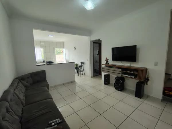 Casa Sobrado em Reneville, Mairinque/SP