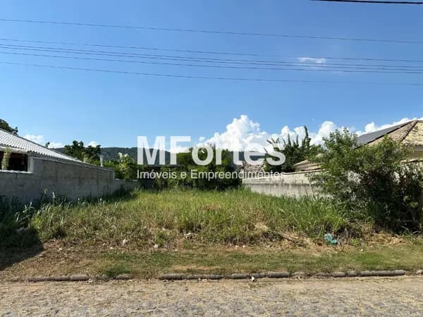Terreno com 360 m² à venda em Condomínio - Caxito - Maricá/RJ