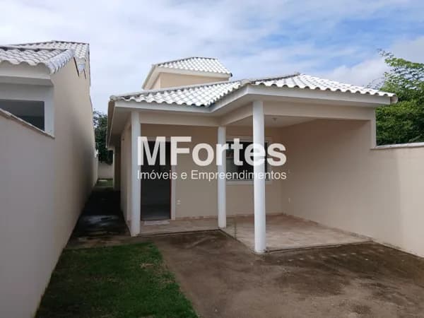 Casa à venda em Cordeirinho, 2 quartos sendo um suíte, a uma quadra da Praia de Maricá