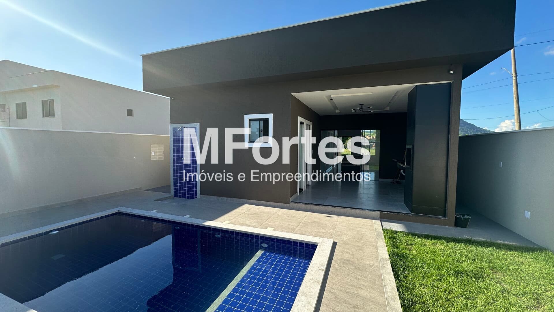 Casa com Piscina em Condomínio no Ubatiba, Maricá/RJ, 3 Quartos