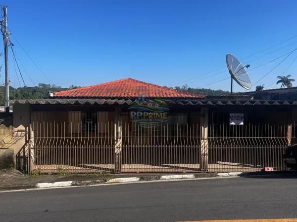 Imóvel com duas casas averbadas