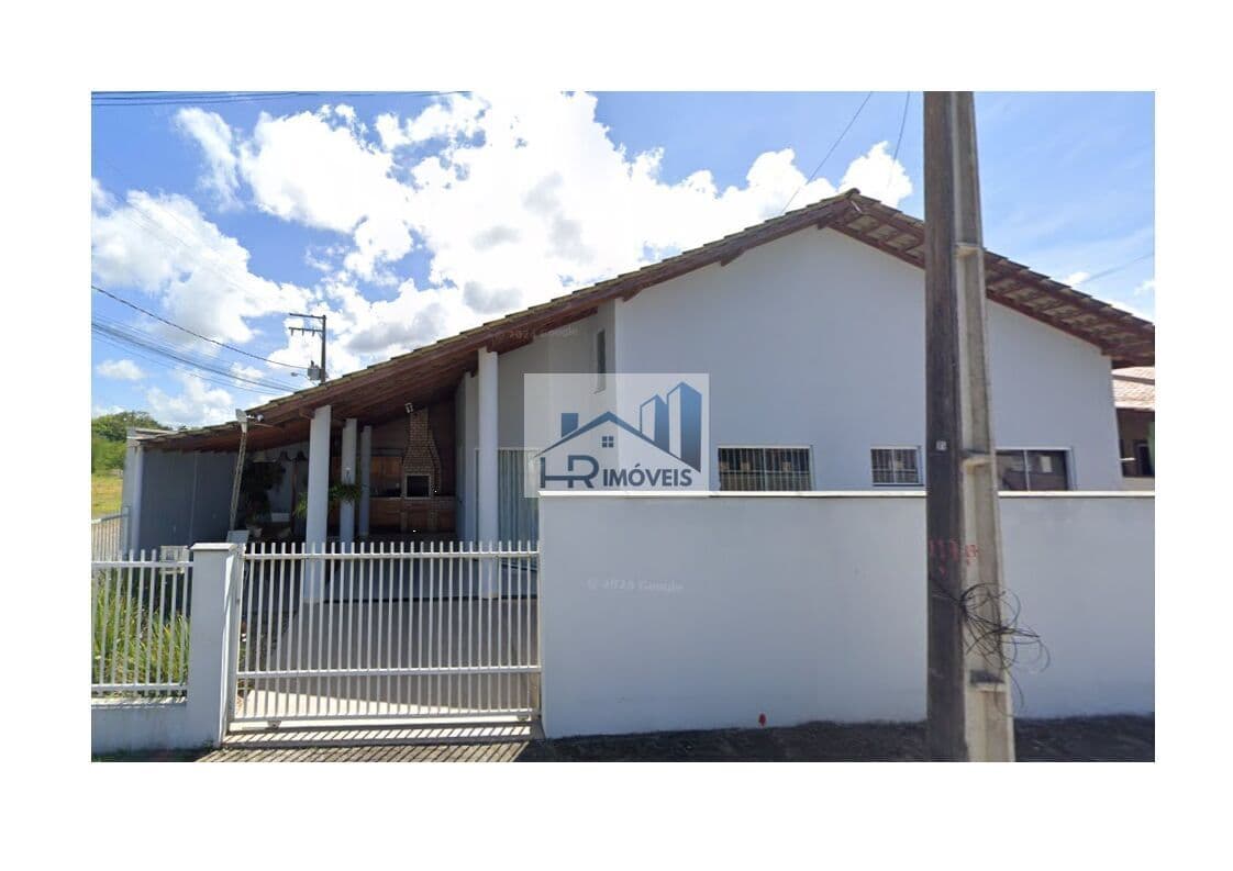 Casa Mobiliada 2 quartos com Piscina sendo 1 Suíte no Centro, Balneário Piçarras/SC