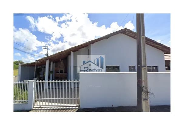 Casa Mobiliada 2 quartos com Piscina sendo 1 Suíte no Centro, Balneário Piçarras/SC