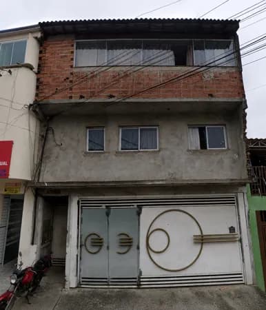 OPORTUNIDADE DE INVESTIMENTO E MORADIA EM JANDIRA!