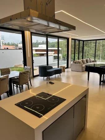 Casa Alto Padrão no condomínio Ithayê