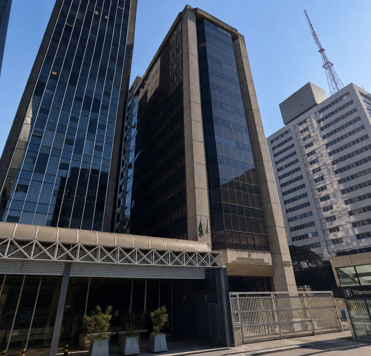 Sala comercial em edifício na Avenida Paulista