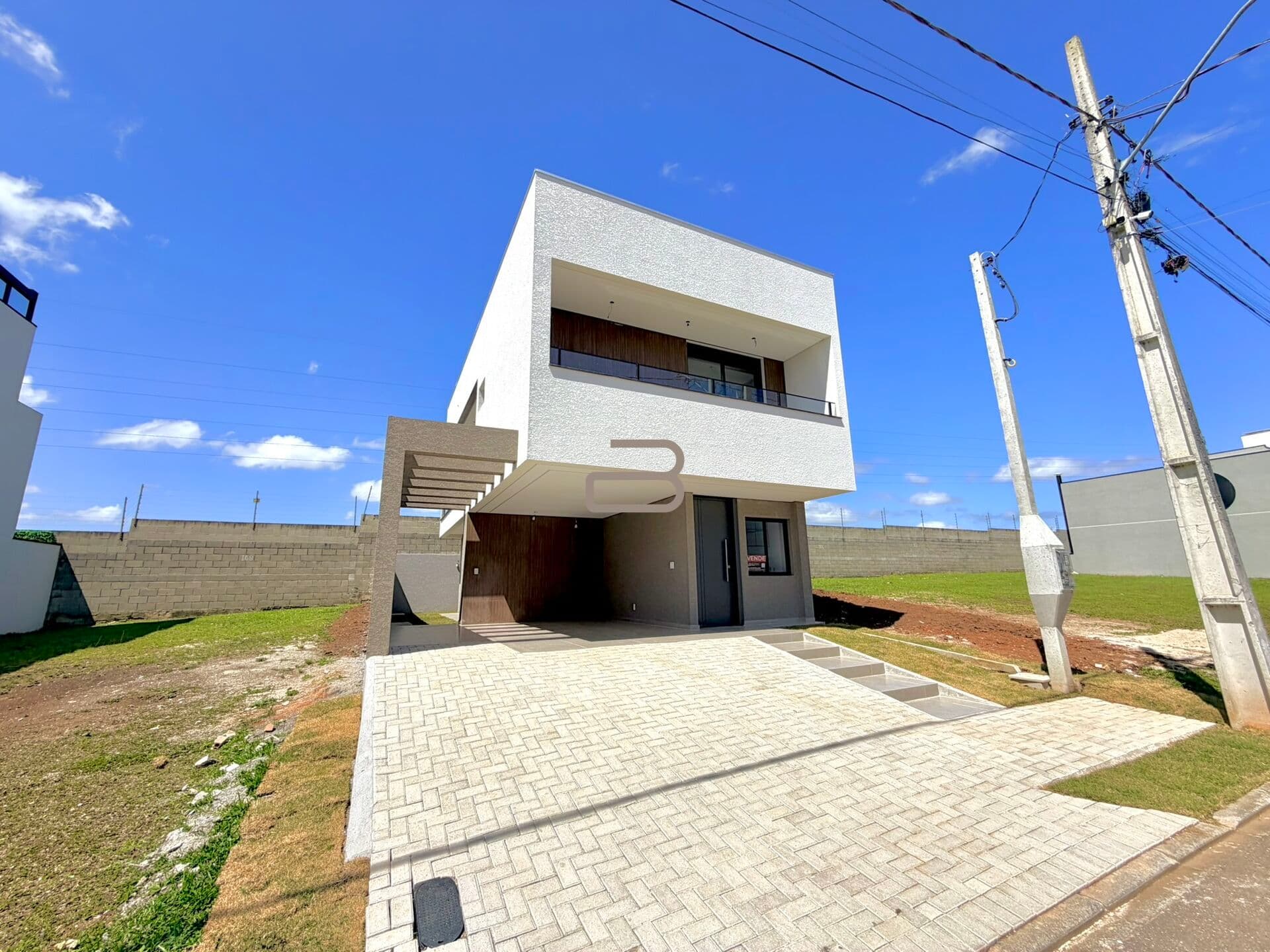 Sobrado em São José dos Pinhais - Costeira