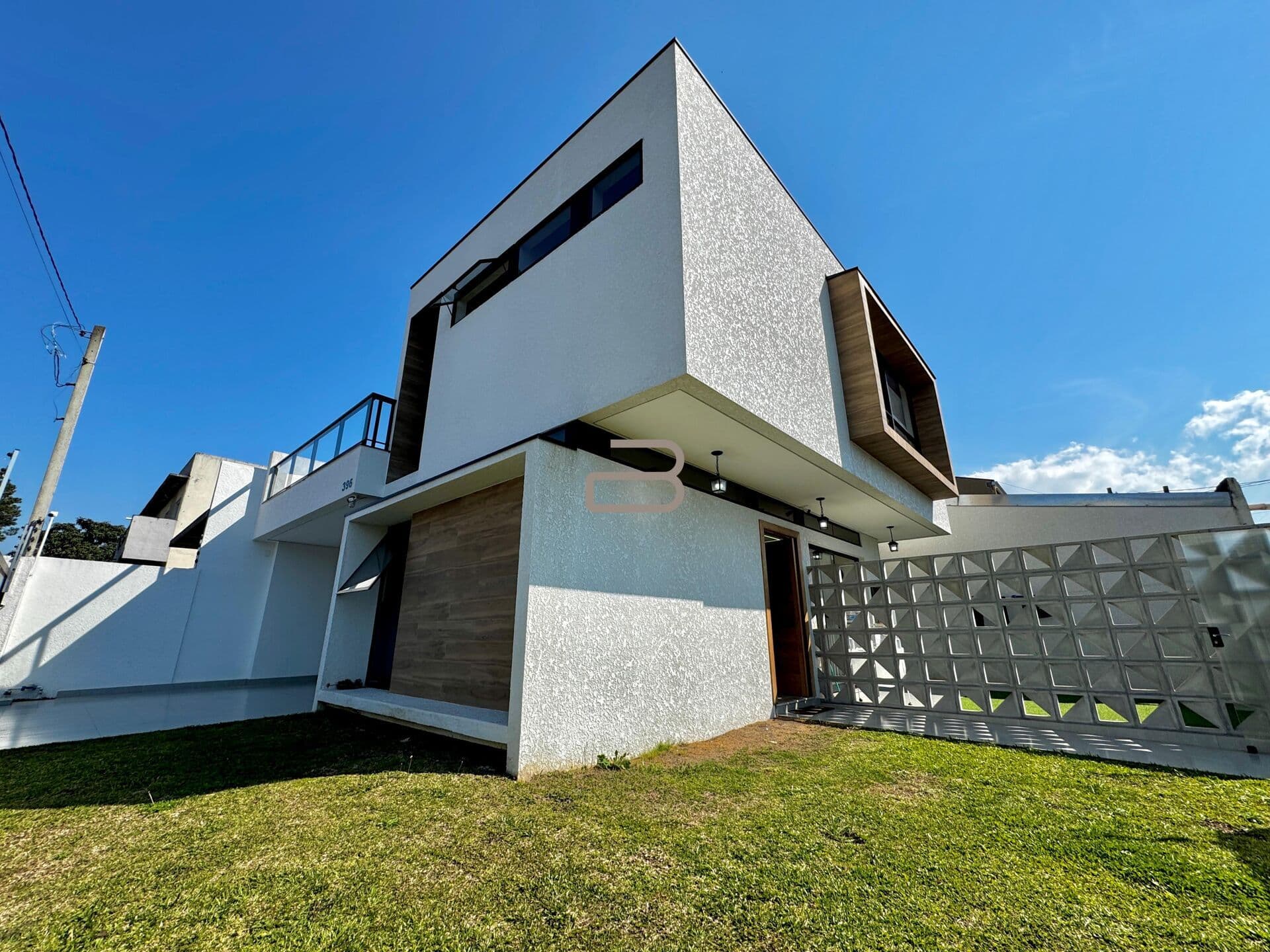 Sobrado em São José dos Pinhais - Cruzeiro