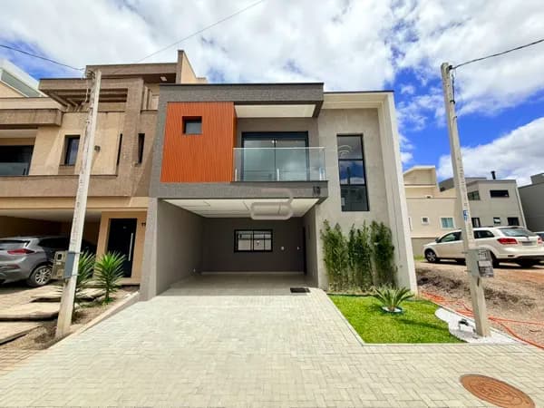 Sobrado em São José dos Pinhais - Costeira