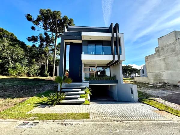 Sobrado em São José dos Pinhais - Costeira