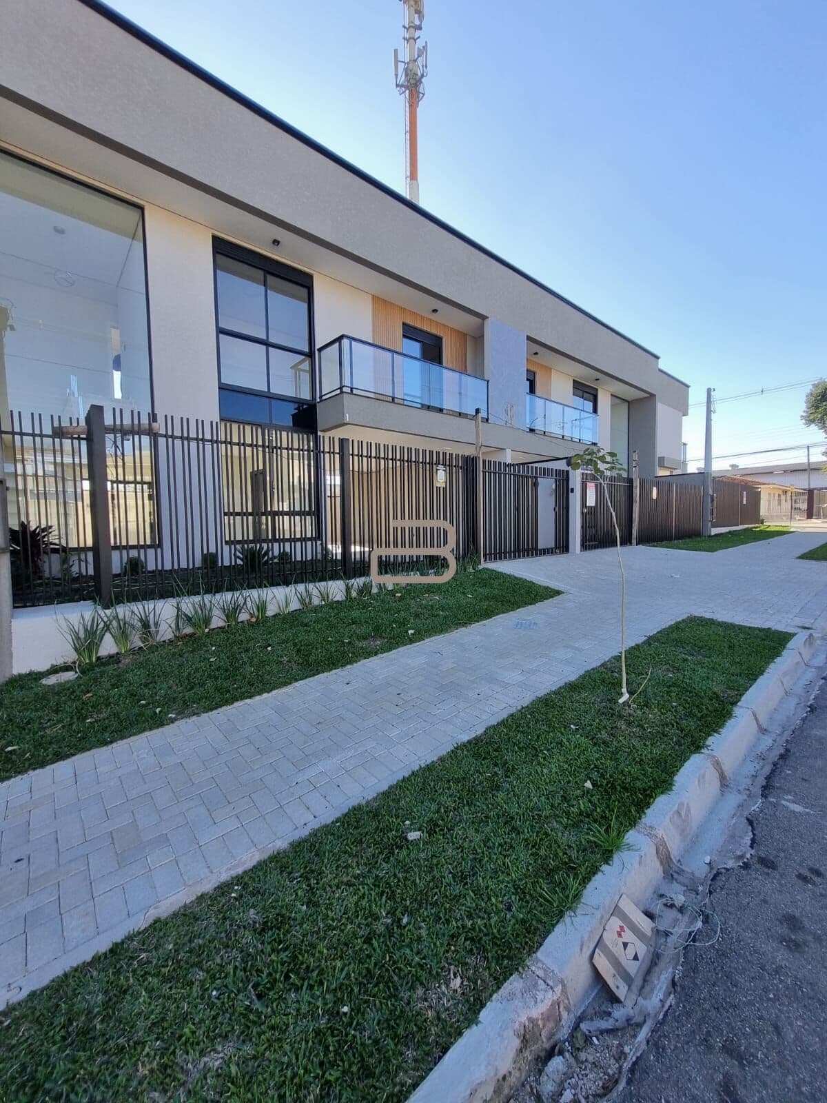 Sobrado em São José dos Pinhais - Cidade Jardim