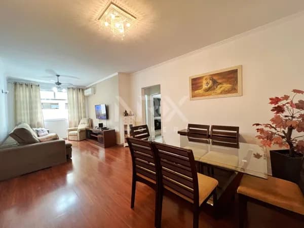 Apartamento à venda na quadra da praia da Aparecida em Santos/SP