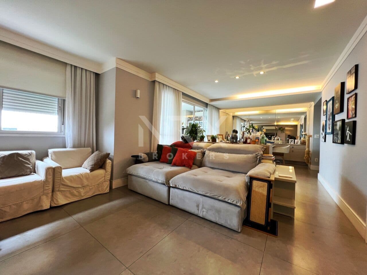 Aconchegante Apartamento com Terraço Gourmet em Condonínio Clube na Ponta da Praia em Santos/SP