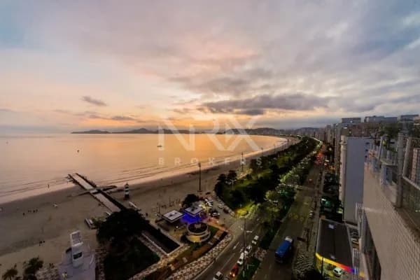 Maravilhosa Cobertura Duplex com Vista para o Mar na Ponta da Praia em Santos/SP