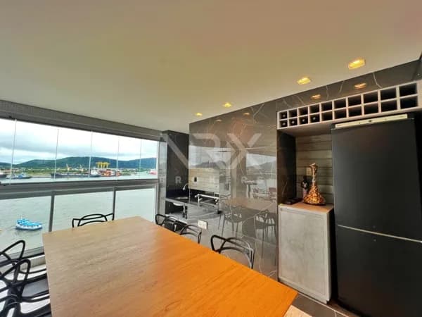 Maravilhoso Apartamento de 4 Dormitórios com Varanda Gourmet na Ponta da Praia em Santos/SP