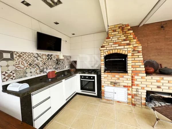 Aconchegante Cobertura Triplex com 3 Dormitórios e Lazer Privativo no Boqueirão em Santos/SP
