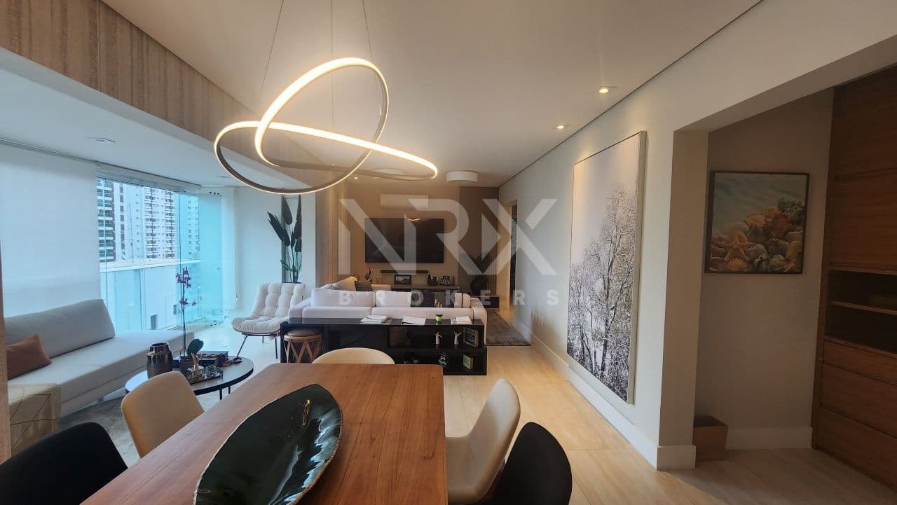 Apartamento de 3 Suítes com Vista para o Mar à venda em Santos/SP