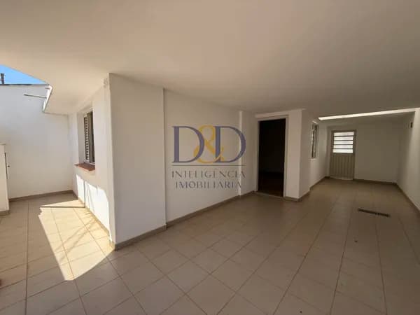 CENTRO - Casa Meio Terreno