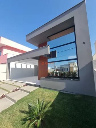 Linda casa com 3 quartos em Palhoça.