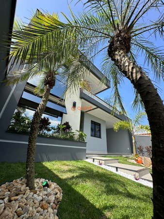 Linda casa com 3 quartos e piscina em Palhoça
