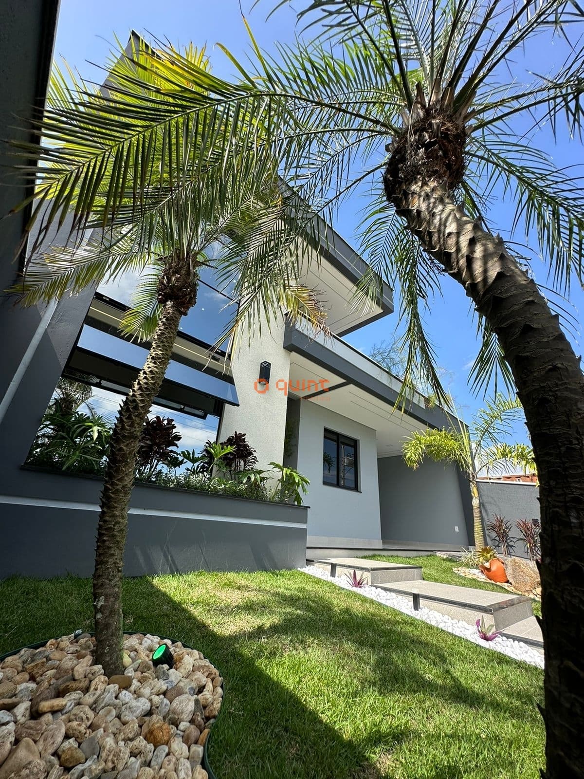 Linda casa com 3 quartos e piscina em Palhoça