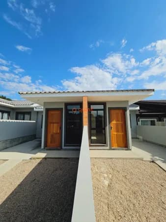 Casa Padrão 2 quartos em construção