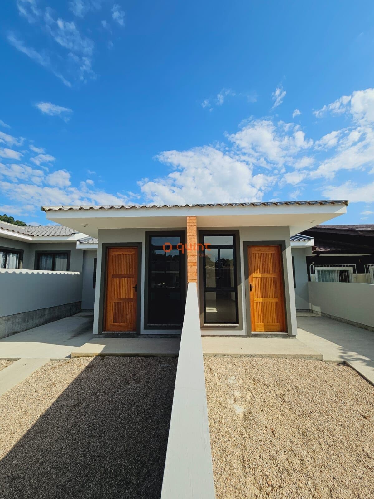 Casa Padrão 2 quartos em construção