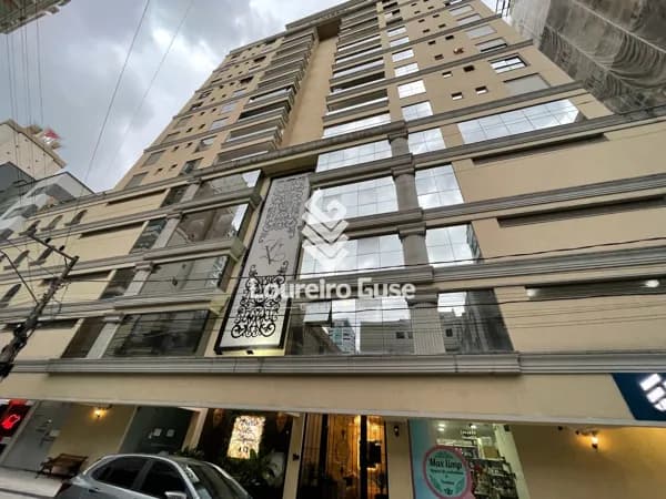 Prédio Residencial em Meia Praia, Itapema/SC