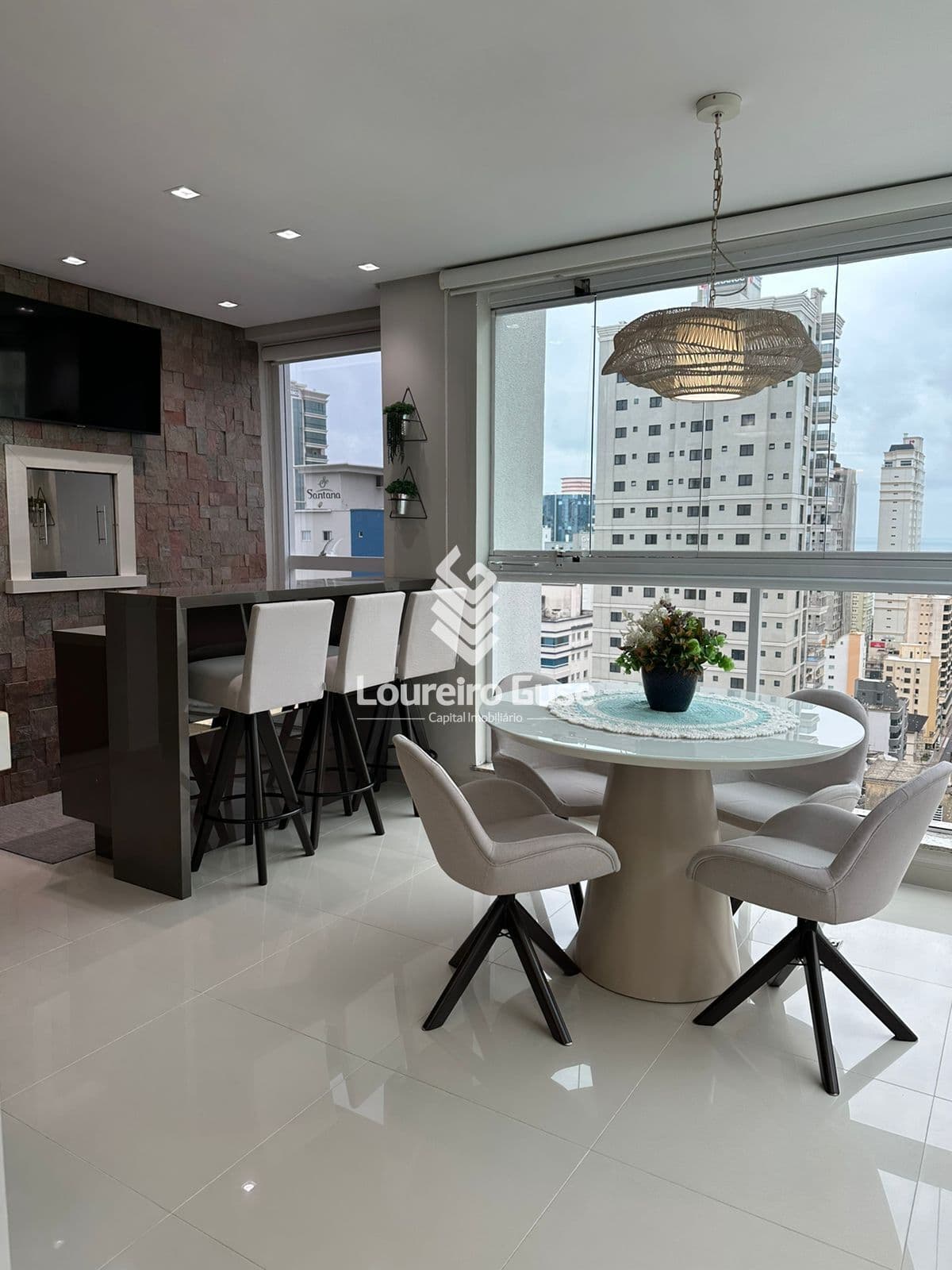 Apartamento em Meia Praia, Itapema/SC