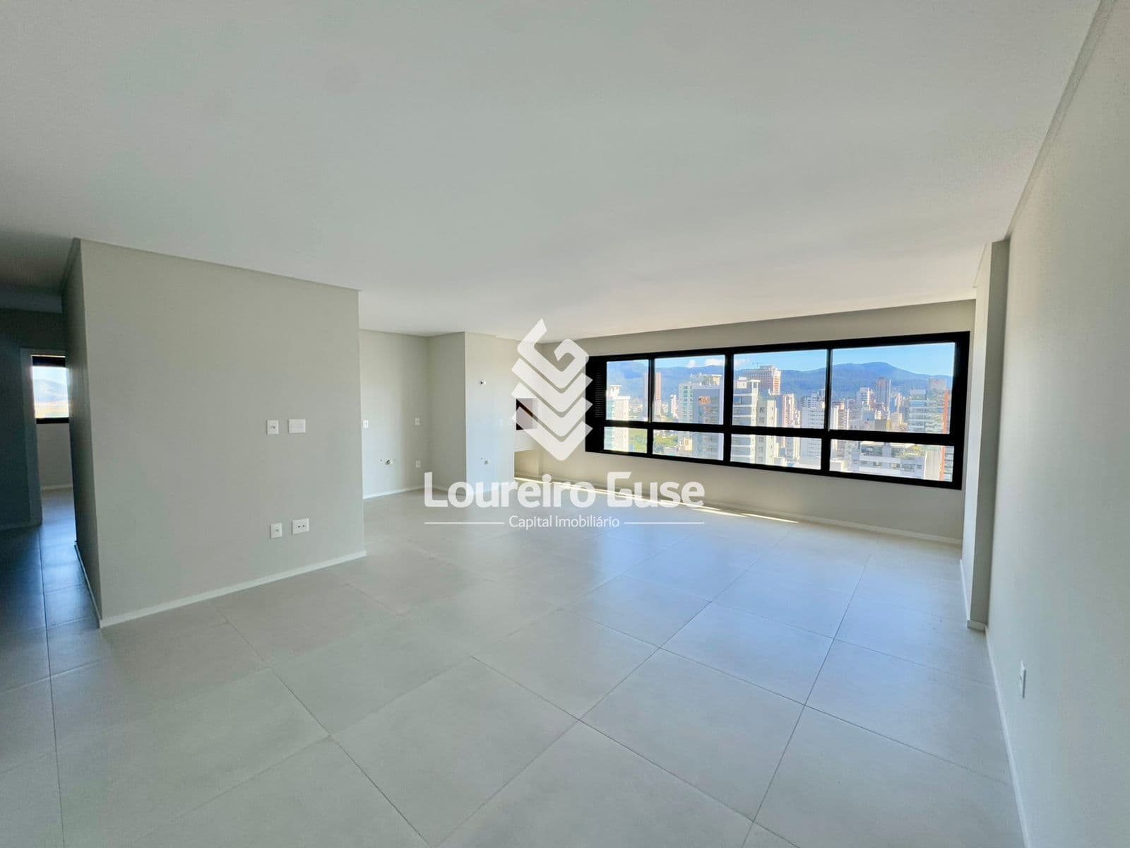 Apartamento Alto Padrão em Meia Praia, Itapema/SC