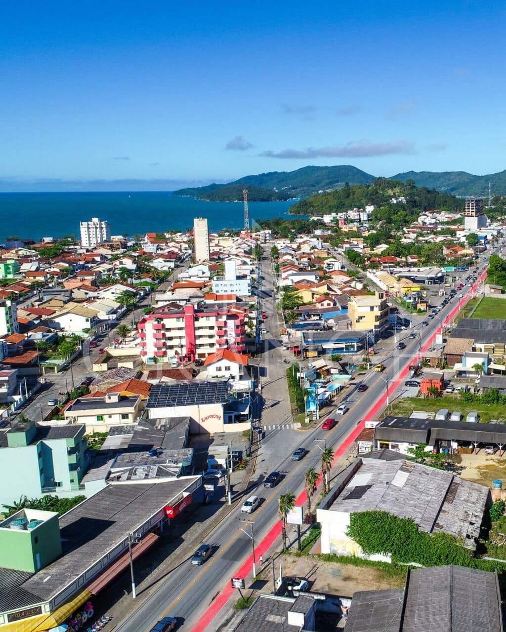 Luxo e Lazer completo na Principal Avenida de Porto Belo