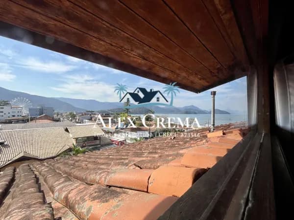 Kitnet compacta com ótimo potencial de locação na melhor localização em Ubatuba