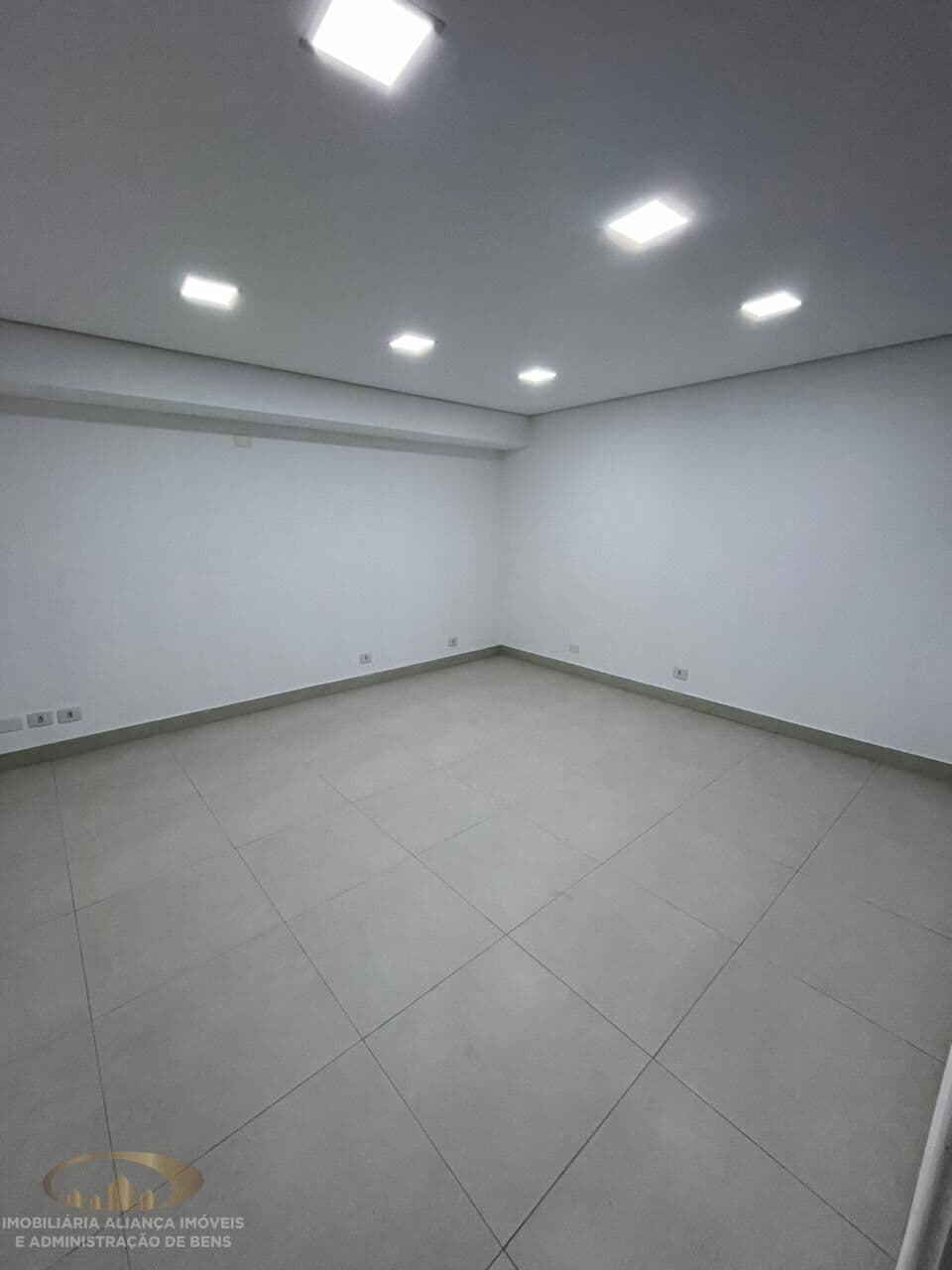 Sala Comercial em Alphaille